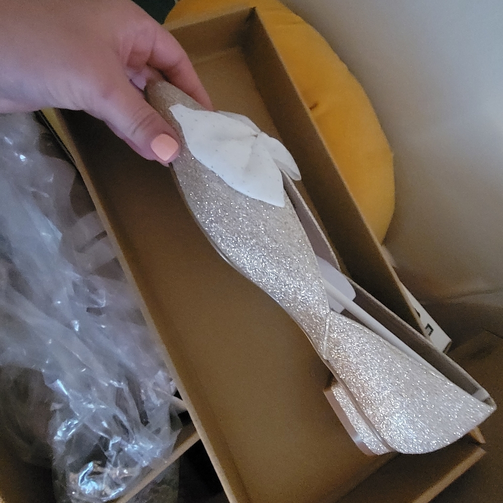 NWOT Anthropologie Gold Glitter Flats with White Bow